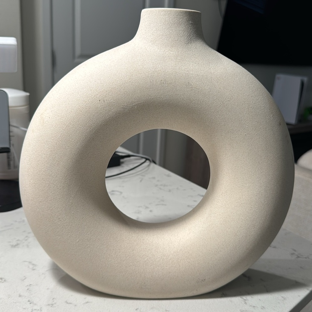 H&M Home Large Ceramic Circular Vase - Picture 6 of 8
